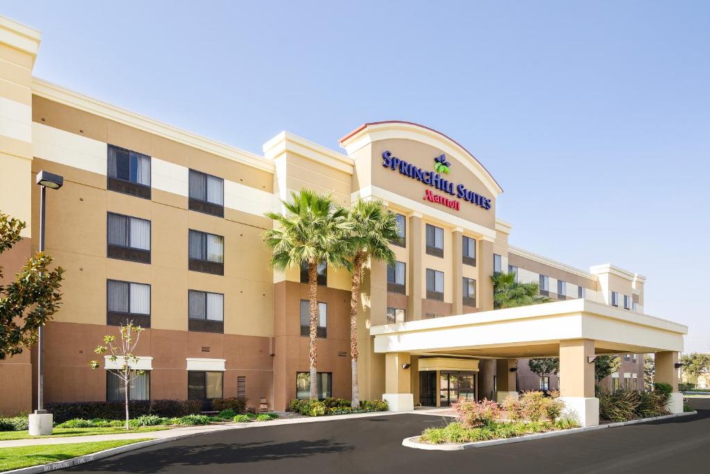 SpringHill Suites Fresno Main image 1